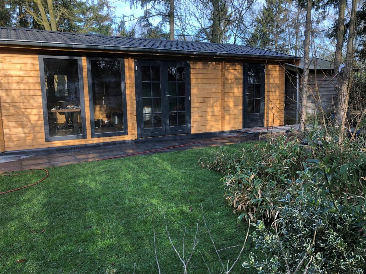 Willa 3 Slaapkamer Blokhut Met Opgemaakte Bedden Putten Zewnętrze zdjęcie