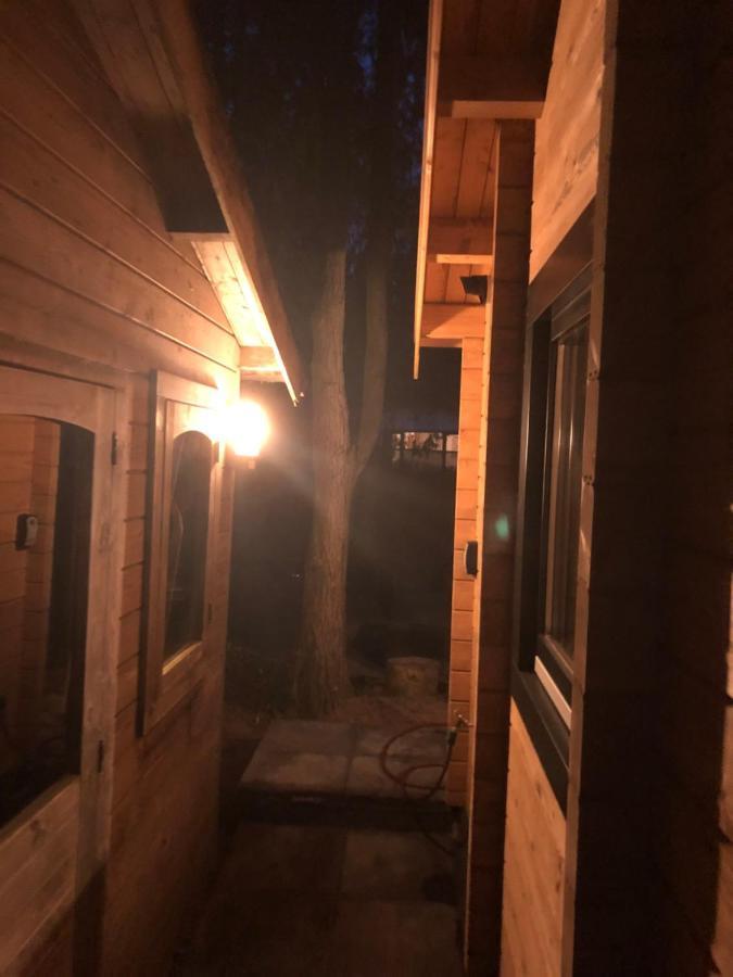 Willa 3 Slaapkamer Blokhut Met Opgemaakte Bedden Putten Zewnętrze zdjęcie